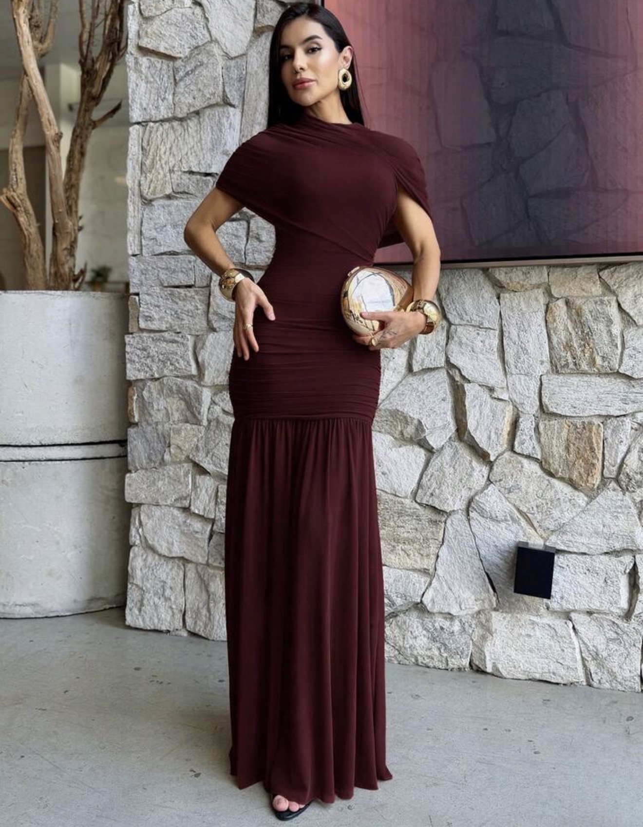 Yohana Edit Vestido ajustado con pliegues elegantes