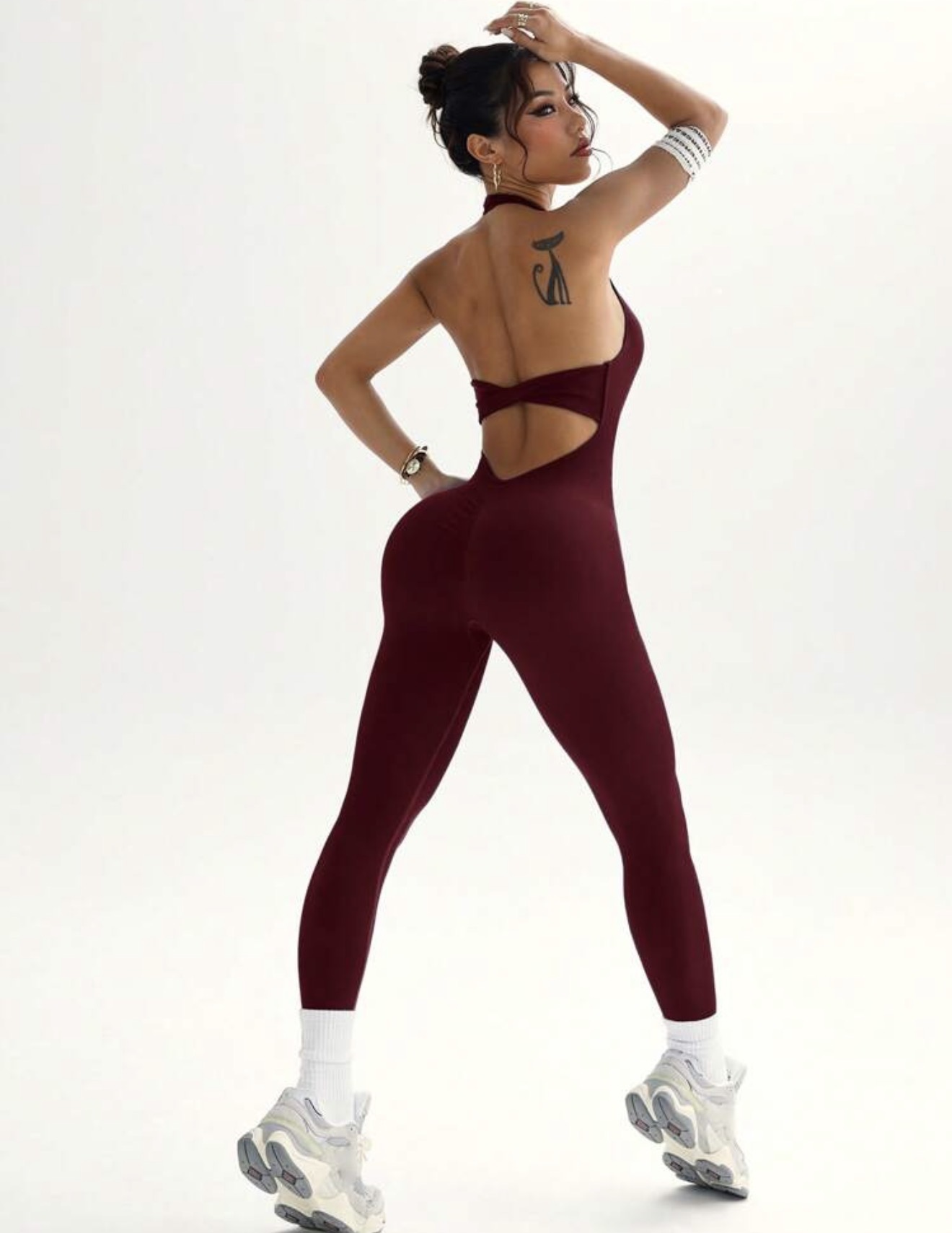 Slayform Slayform Mono ajustado de un solo * 4.93 › color con cuello de halter y espalda descubierta