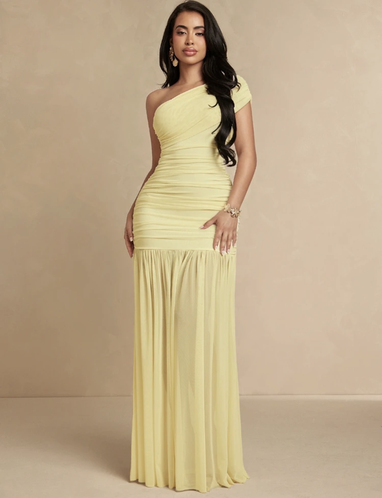 Silquee Vestido elegante de un solo hombro con pliegues sexy